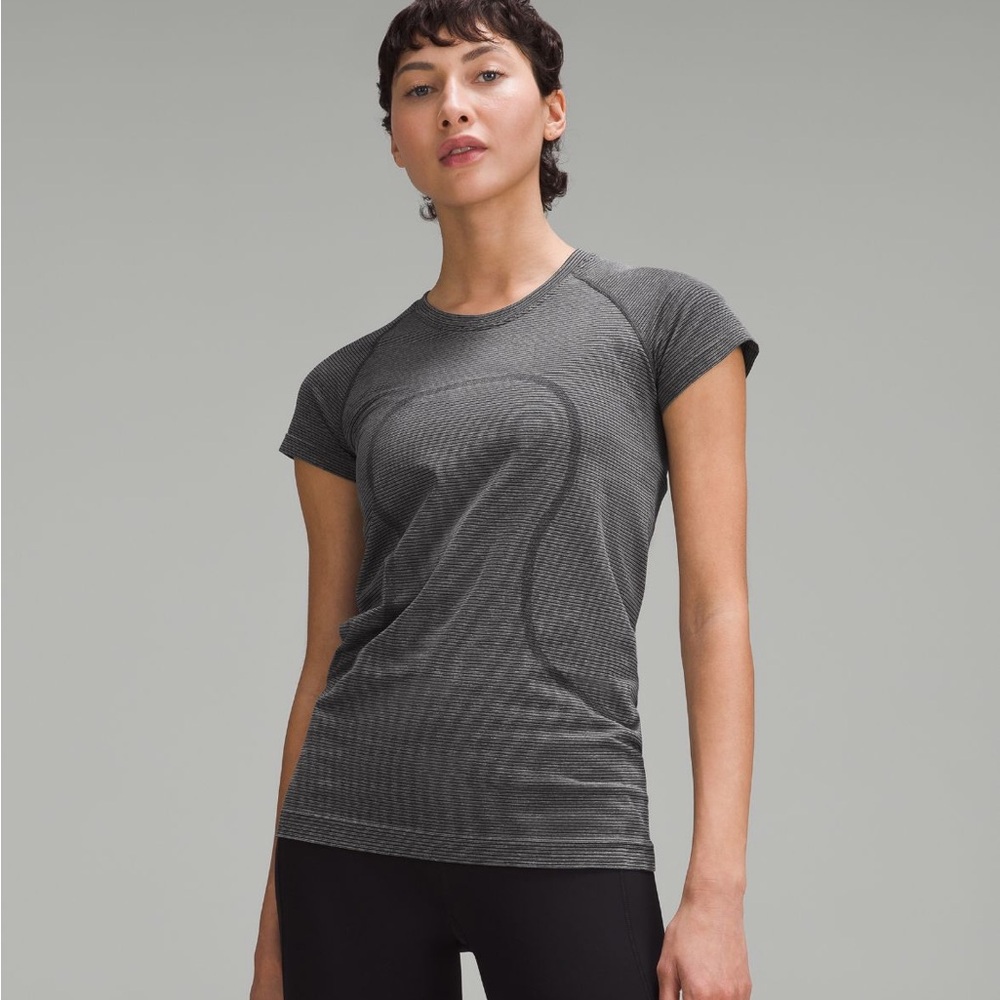NWT - Lululemon Swiftly Tech Short-Sleeve Shirt 2.0